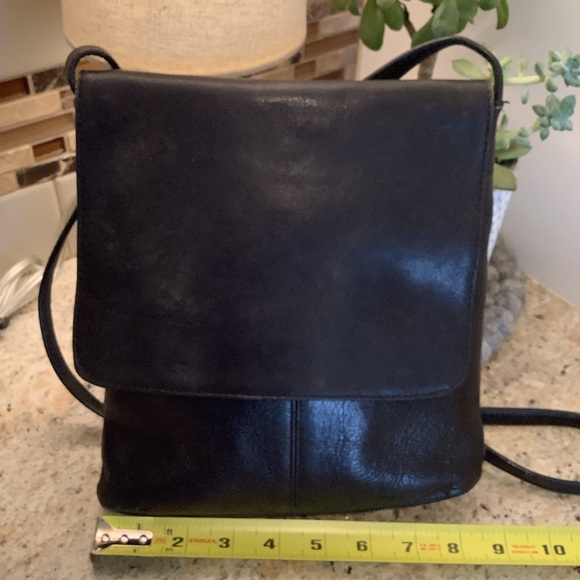 Le Donne Black Leather Flap Over Crossbody Bag - Picture 9 of 11